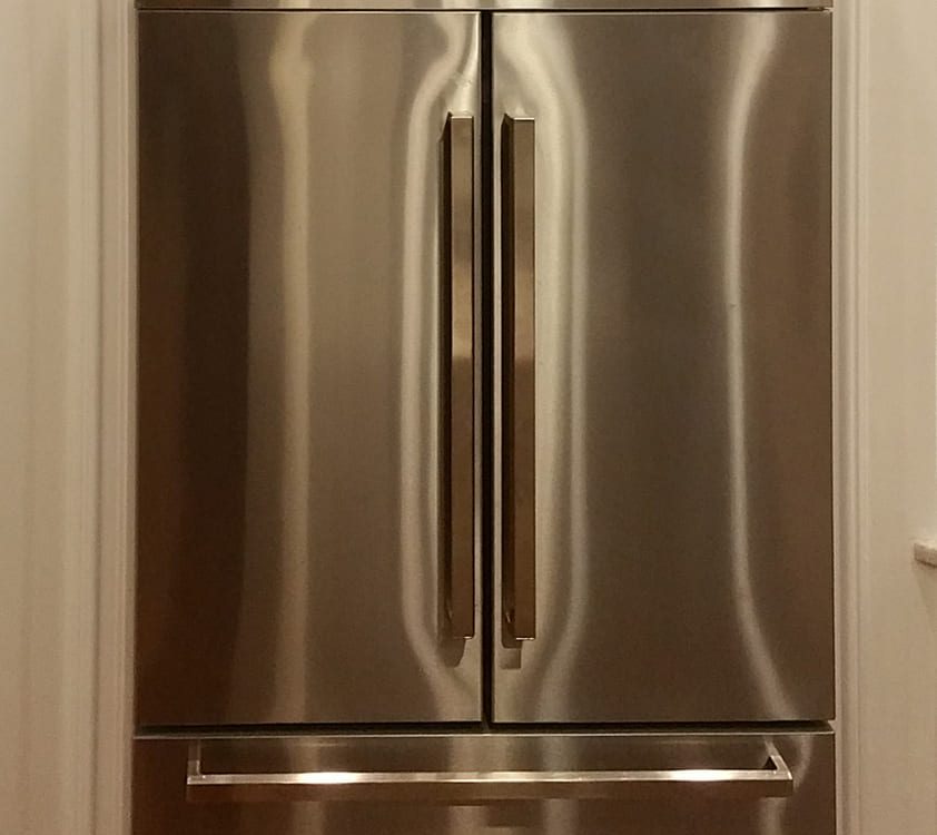 fridge with upper vents